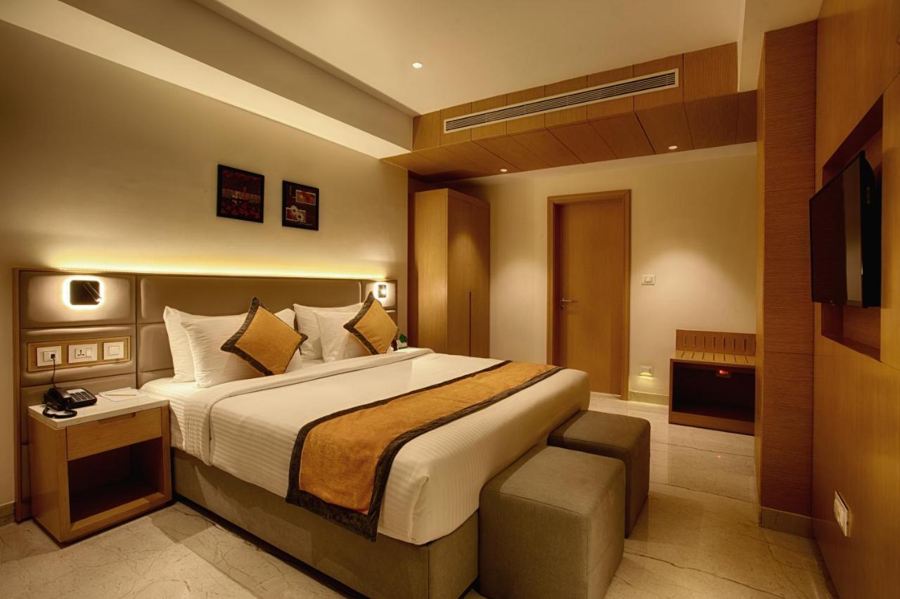 Sunhill Portico Hotell Siliguri Exteriör bild