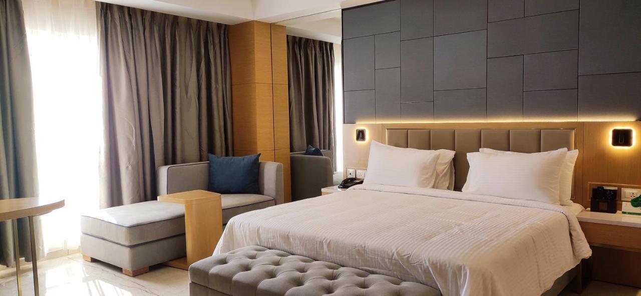 Sunhill Portico Hotell Siliguri Exteriör bild