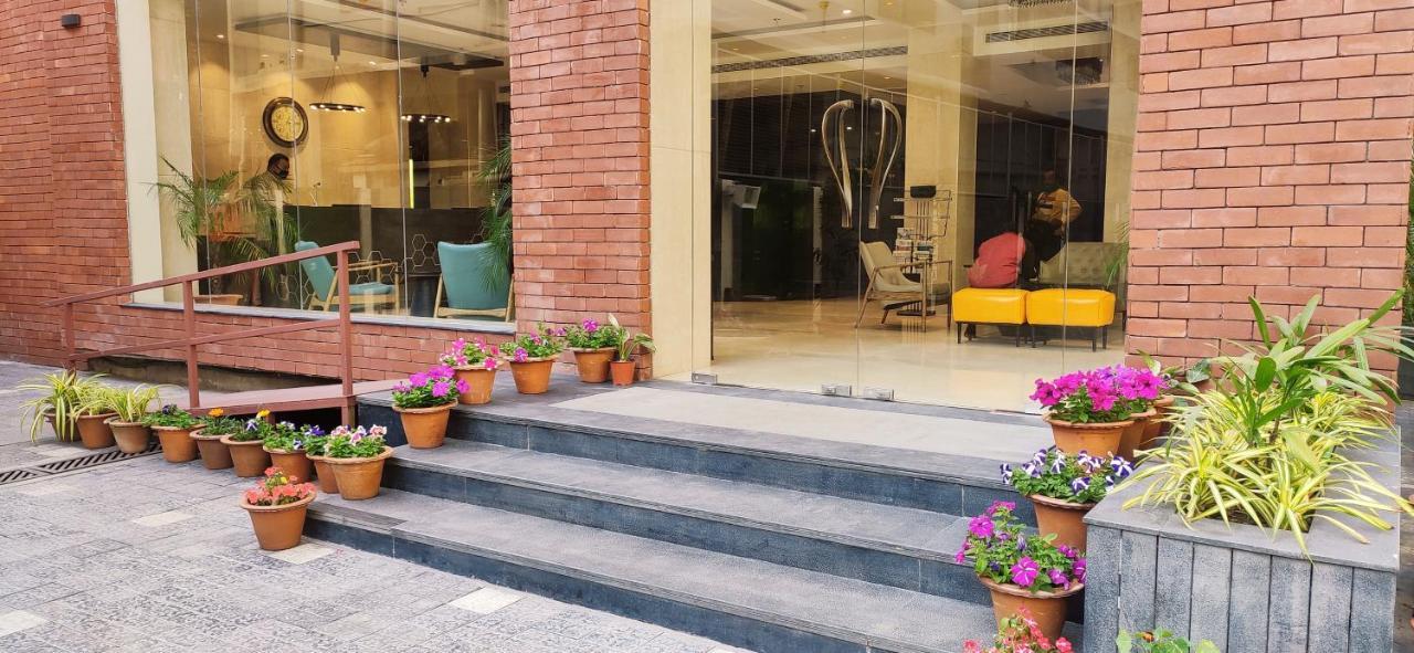Sunhill Portico Hotell Siliguri Exteriör bild
