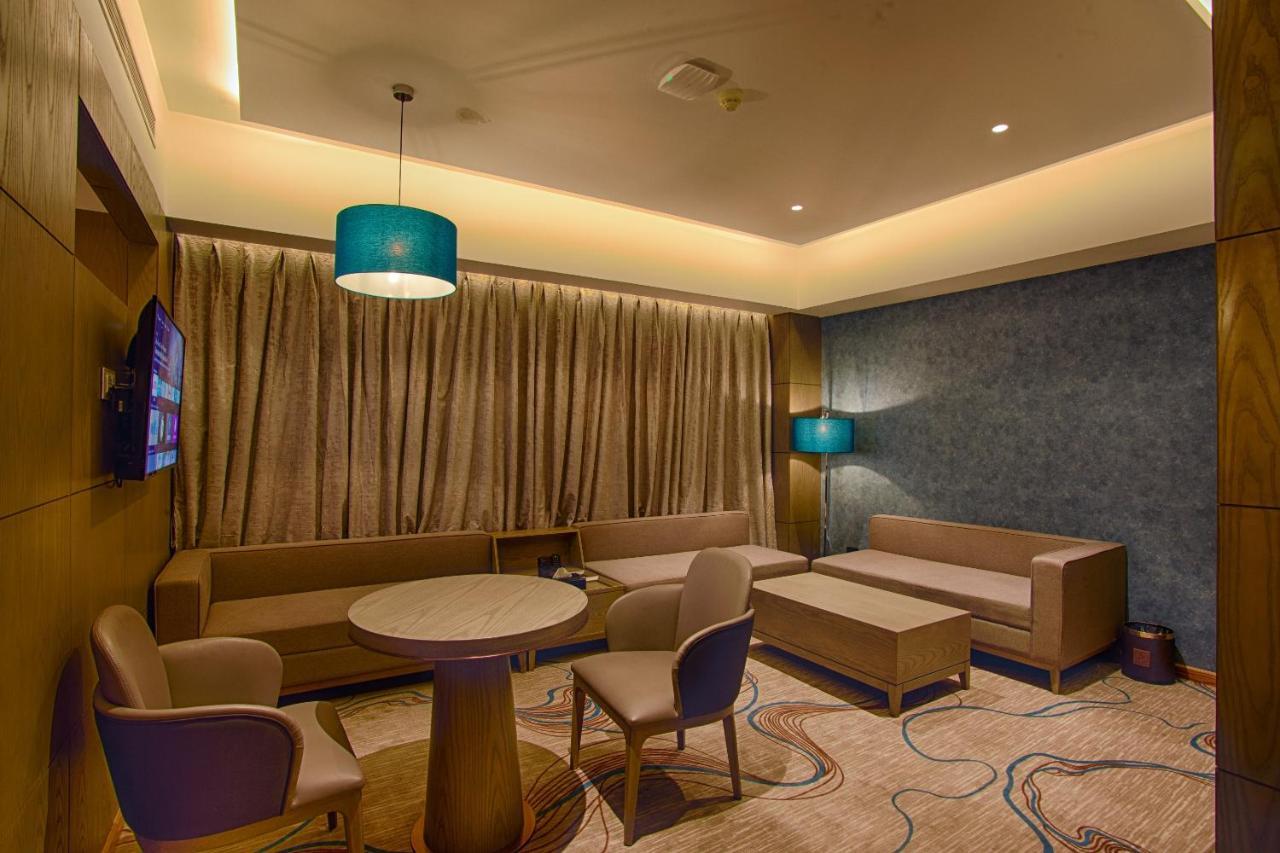 Sunhill Portico Hotell Siliguri Exteriör bild