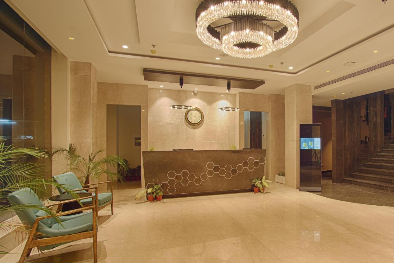 Sunhill Portico Hotell Siliguri Exteriör bild