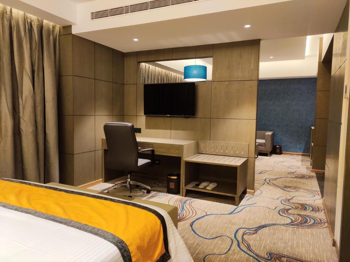 Sunhill Portico Hotell Siliguri Exteriör bild