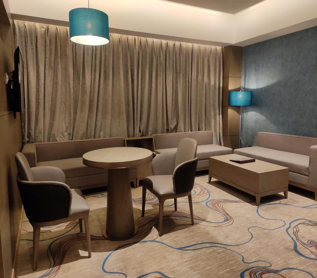 Sunhill Portico Hotell Siliguri Exteriör bild
