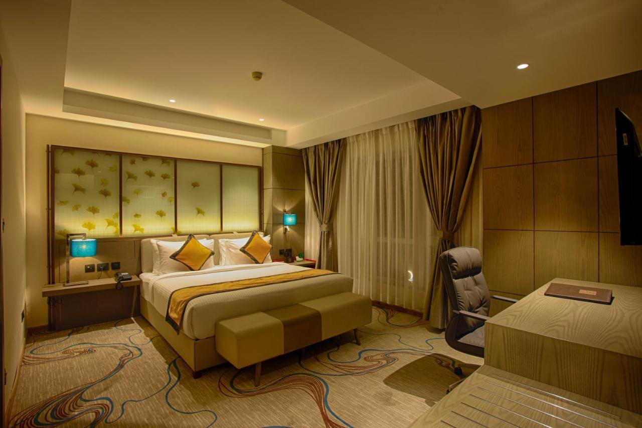 Sunhill Portico Hotell Siliguri Exteriör bild